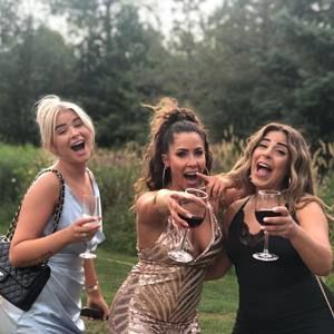 Meet your Posher, Suzanne